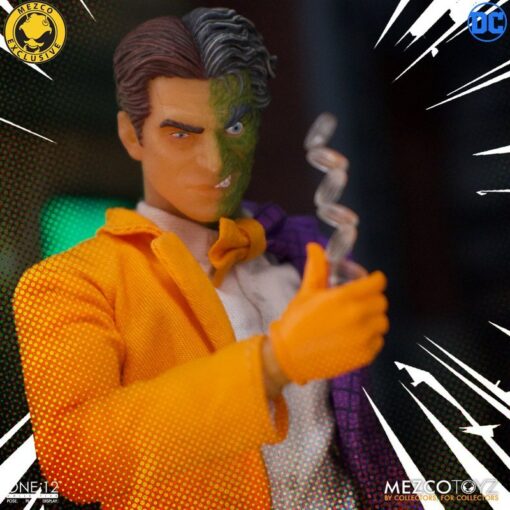 PRE-ORDER Mezco ONE:12 COLLECTIVE Golden Age Batman vs Two-Face Boxed Set (Mezco Exclusive) - Image 7