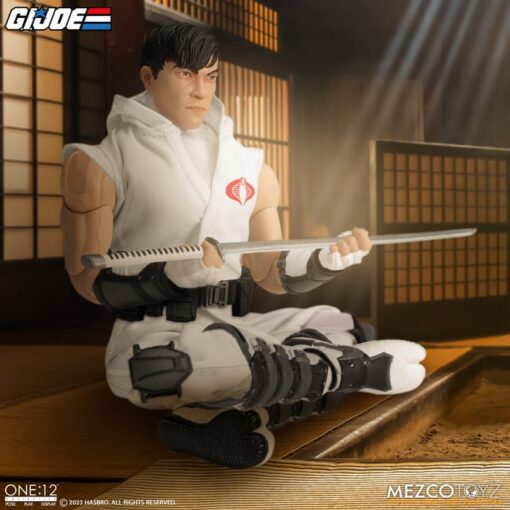 PRE-ORDER Mezco ONE:12 COLLECTIVE G.I. Joe: Storm Shadow (April 2024) - Image 5