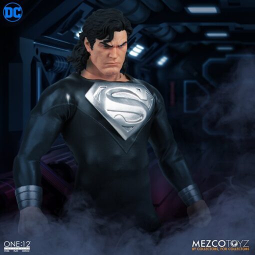 PRE-ORDER Mezco One:12 Collective Superman – Recovery Suit Edition (August 2024) - Image 8