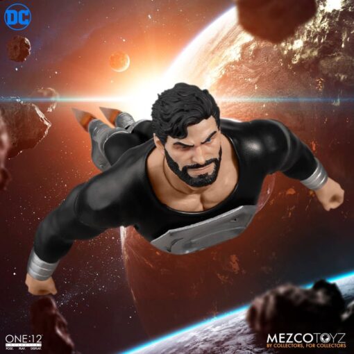 PRE-ORDER Mezco One:12 Collective Superman – Recovery Suit Edition (August 2024) - Image 12