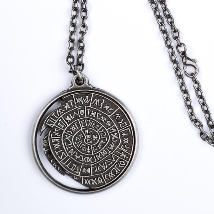 The Witcher (NETFLIX SEASON 3): Wolf Medallion Necklace Deluxe Edition –  Dark Horse Direct