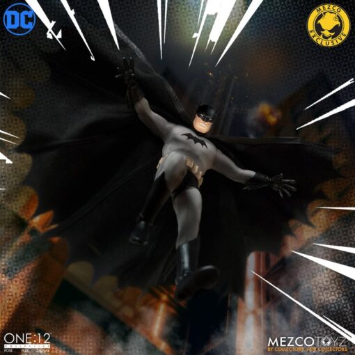 BACK ORDER Mezco ONE:12 BATMAN GOLDEN AGE : CAPED CRUSADER EDITION (December 2023) (FSWMM) - Image 4