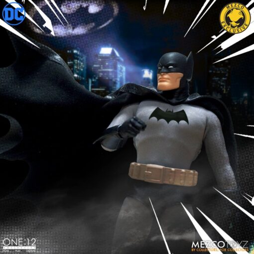 BACK ORDER Mezco ONE:12 BATMAN GOLDEN AGE : CAPED CRUSADER EDITION (December 2023) (FSWMM) - Image 3