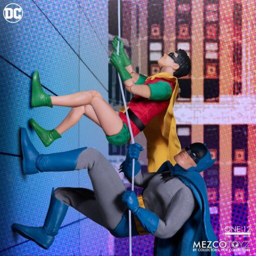 PRE-ORDER Mezco One:12 Collective Robin: Golden Age Edition (March 2025) - Image 6