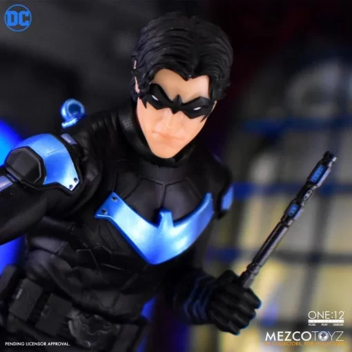 PRE-ORDER Mezco One:12 Collective Nightwing (September 2025)