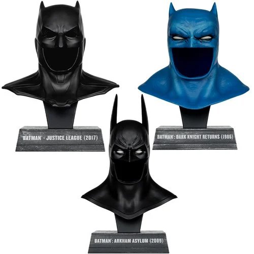 PRE-ORDER McFarlane 17925 DC DIRECT - PROP REPLICA WV3 - 1:3RD BATMAN COWL (ARKHAM ASYLUM), 1:3RD BATMAN COWL (JUSTICE LEAGUE TACTICAL SUIT), 1:3RD BATMAN COWL (DARK KNIGHT RETURNS) SET OF 3 (May 2025)